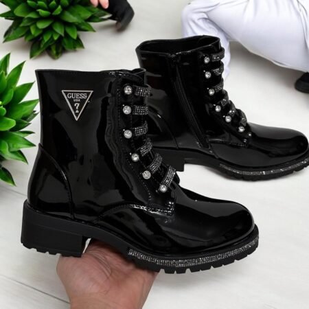 Lakierowane botki damskie